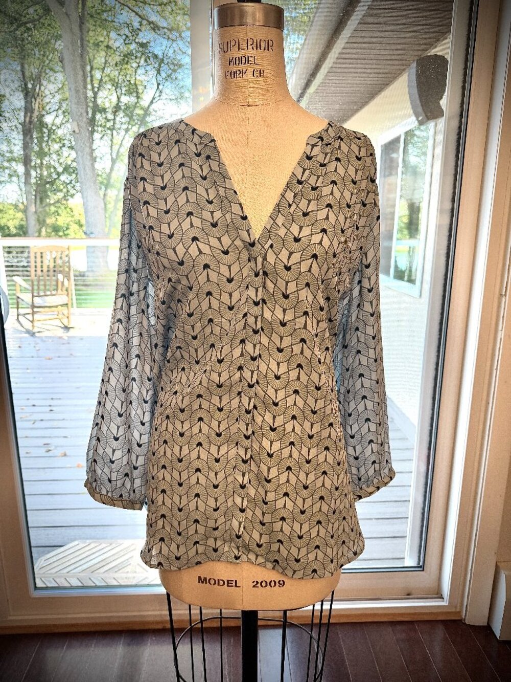 NYDJ Pintuck Blouse Blue Geometric Print Size L